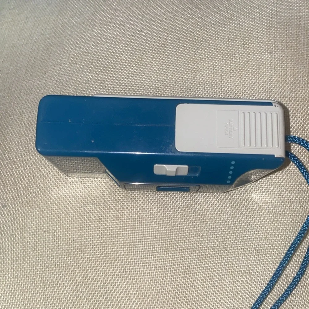 Le Clic Retro Autowind Camera + Film